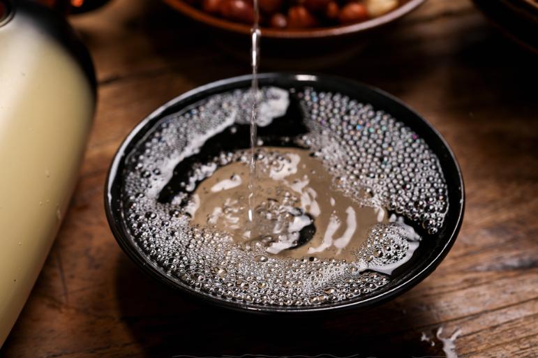 为什么喝完白酒后一直头疼,喝完白酒为什么胃会这么难受