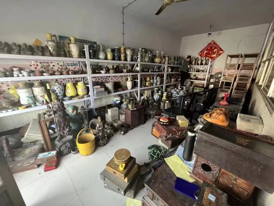 上海老太太在足疗一年消费三百万,60岁老太足浴店消费300万