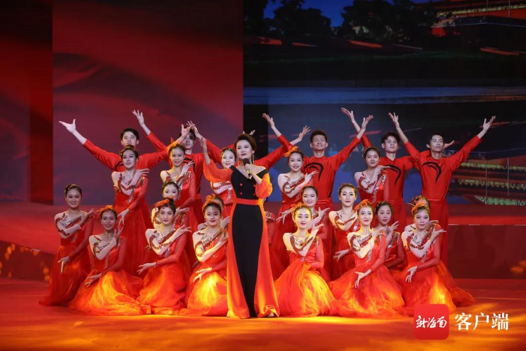 满满的感动夜空中最亮的星朗诵,满满的感动特别暖心