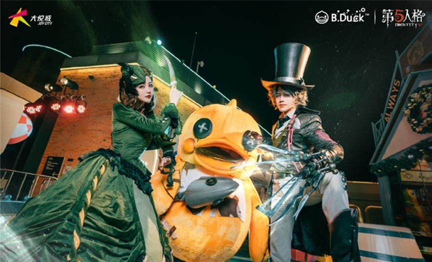 利用IP授权广拓客源，来看看这两个品牌的「花式打法」