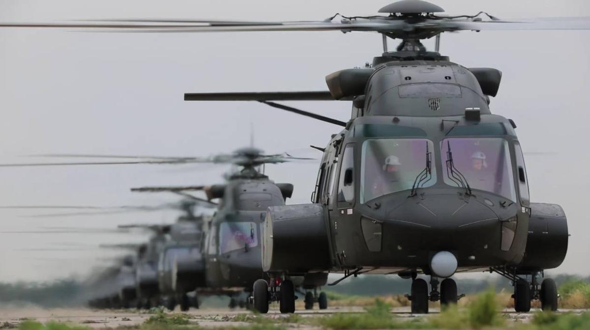 东部战区阅海峡,解放军举行对台登陆演习