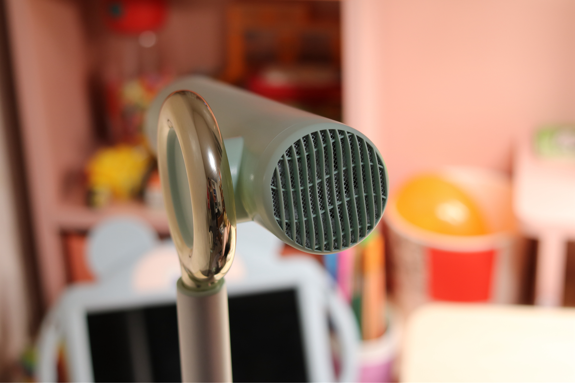 品仕乐立式吹风机青春版与旗舰版,品仕乐立式吹风机可以吹造型吗