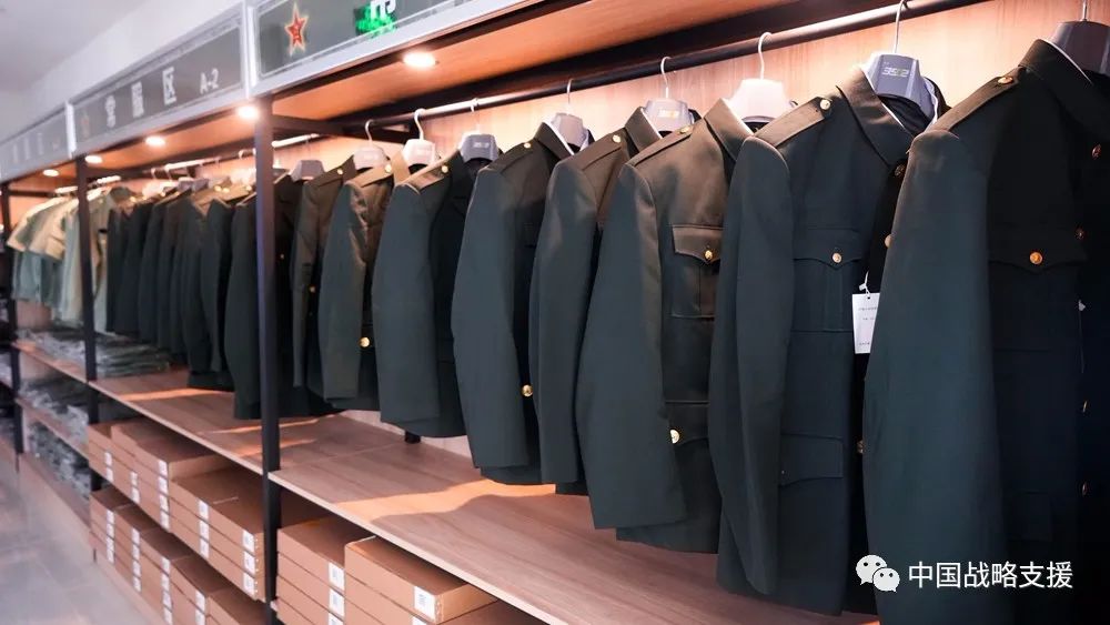 部队被装开箱,部队被装