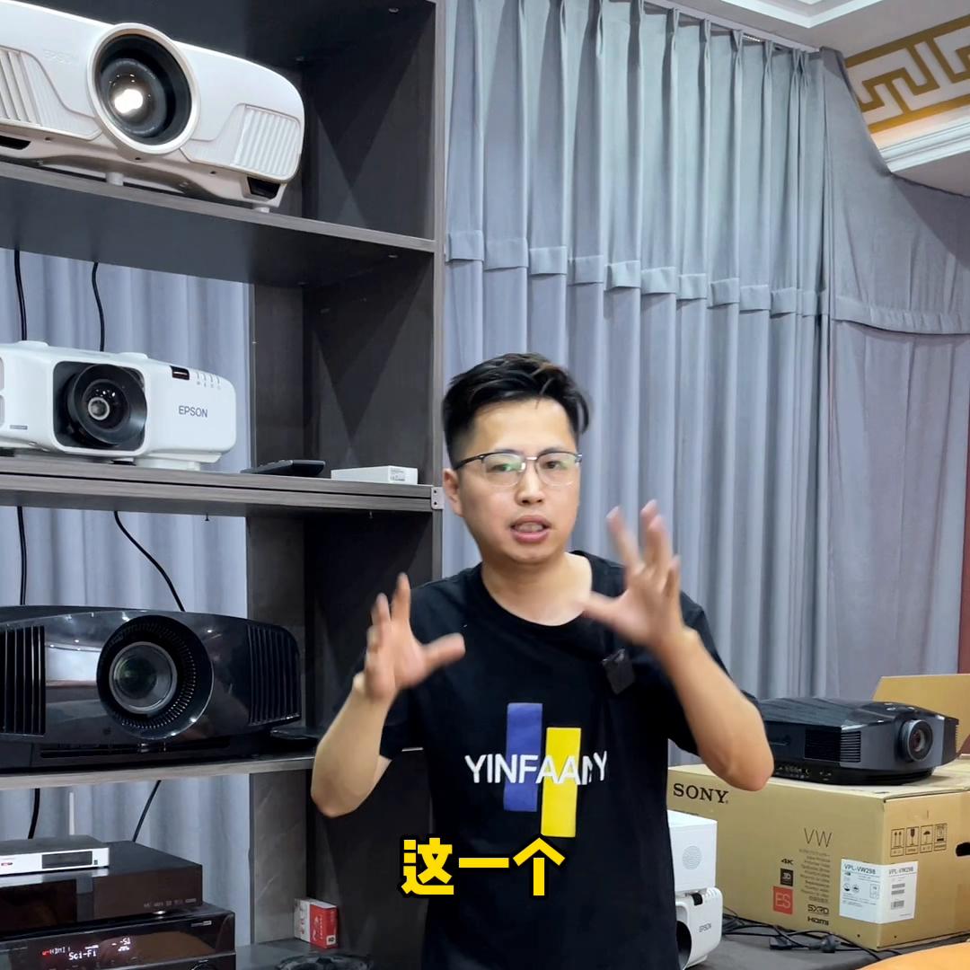 投影仪应该选亮度高还是对比度高,投影仪对比度亮度背光怎么选