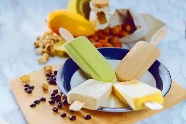 生活就像冰淇淋一样很甜,生活就像冰激凌配红茶