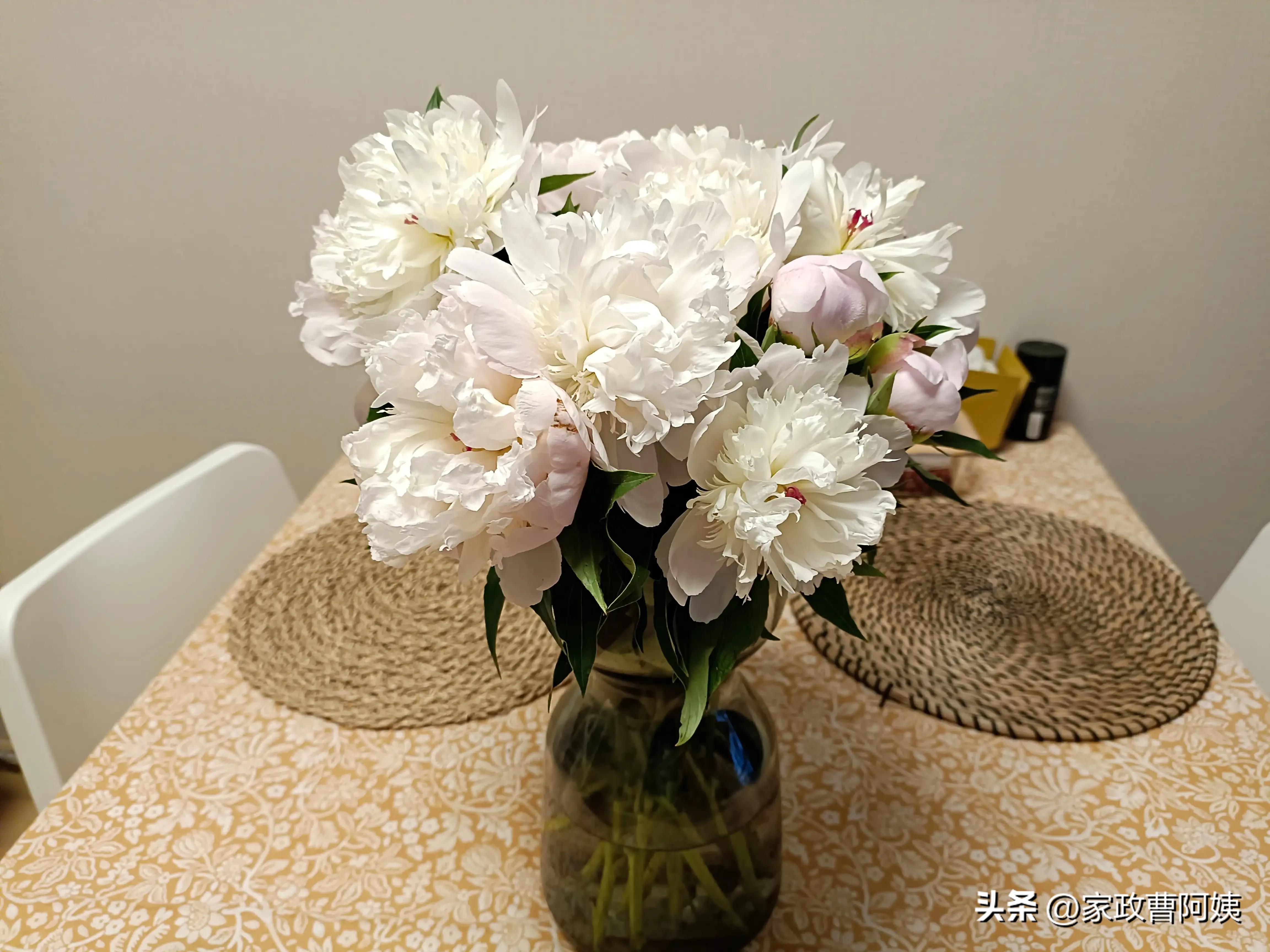 家政水龙头水垢清除妙招,保洁公司清洗浴室玻璃水垢的方法