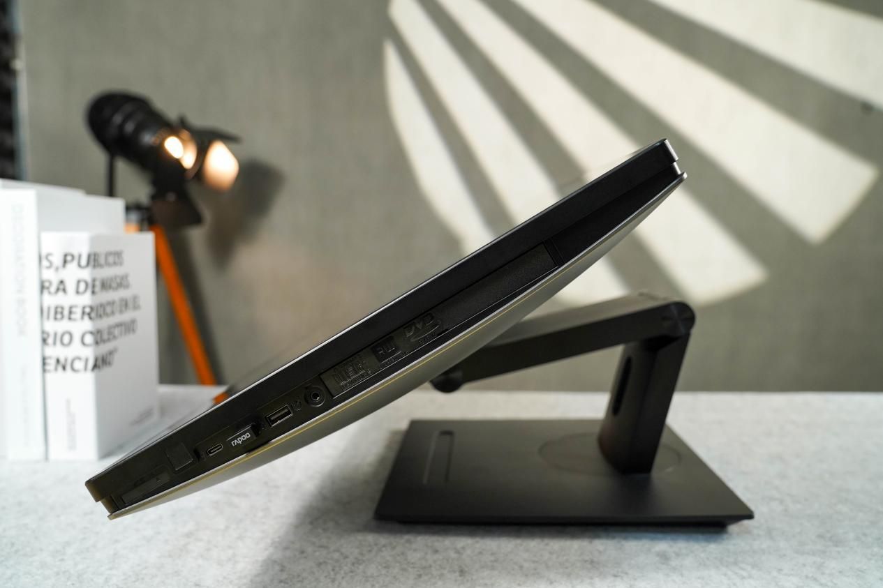 23.8寸触摸屏电脑一体机海兰GT40释放更强生产力