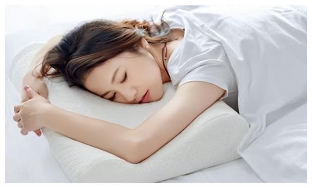 乳胶枕头感觉好低,乳胶枕头真舒服