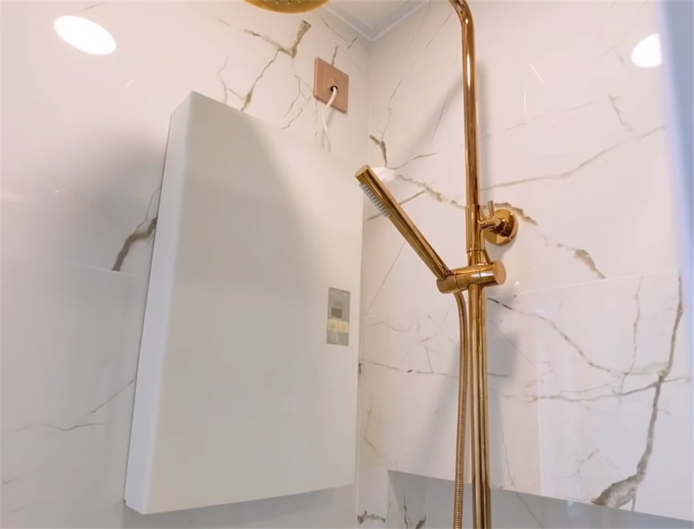 80后夫妻买下老房,80后夫妻装7万多的房子