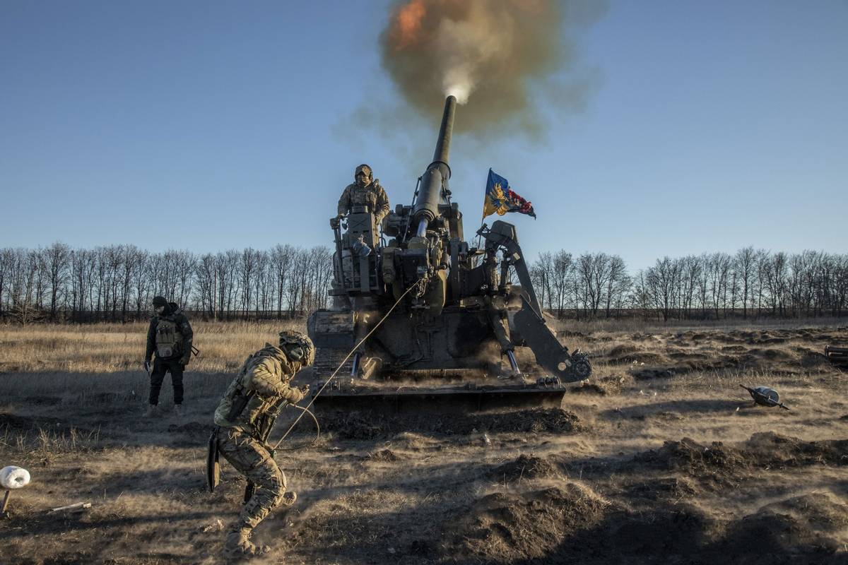 乌军巴赫穆特毙敌1500人,乌军进攻巴赫穆特