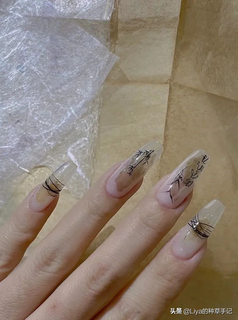 超显白超好看的美甲图片,虎年美甲2022新年美甲显白长款