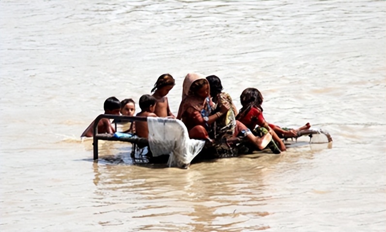 巴基斯坦洪灾已致千余人丧生,巴基斯坦洪灾已致1033人死亡