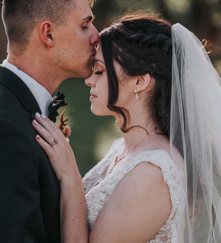 盲女恢复视力发现凶手在身边,盲女一觉醒来突然恢复视力