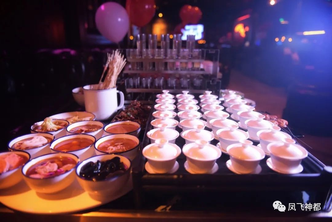 成都贰麻酒馆为什么那么火,火遍全国的贰麻酒馆有什么魔力