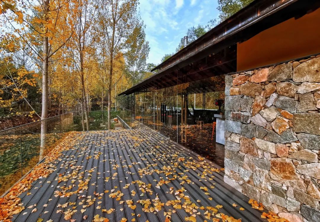 农村自建石头房,农村深山石头房