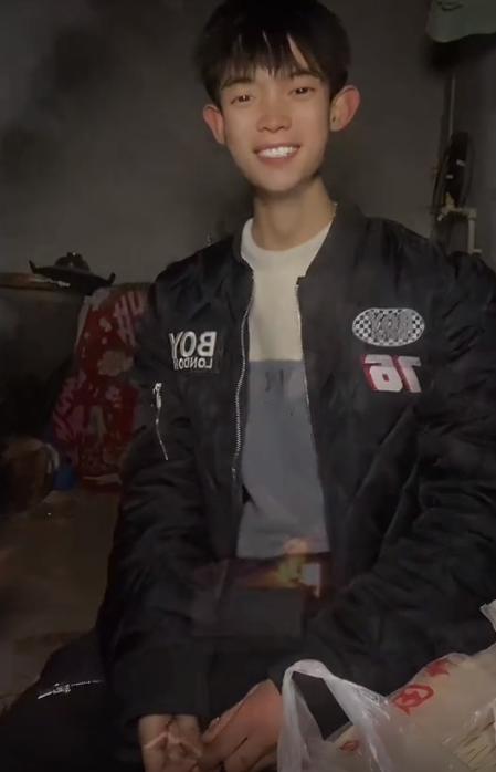 苏小宇之前不是有一千多万粉丝吗,最穷的网红苏小宇