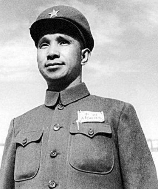 1944年叶飞去诊所看病，看到墙上的字画回来后急令：抓捕老医生