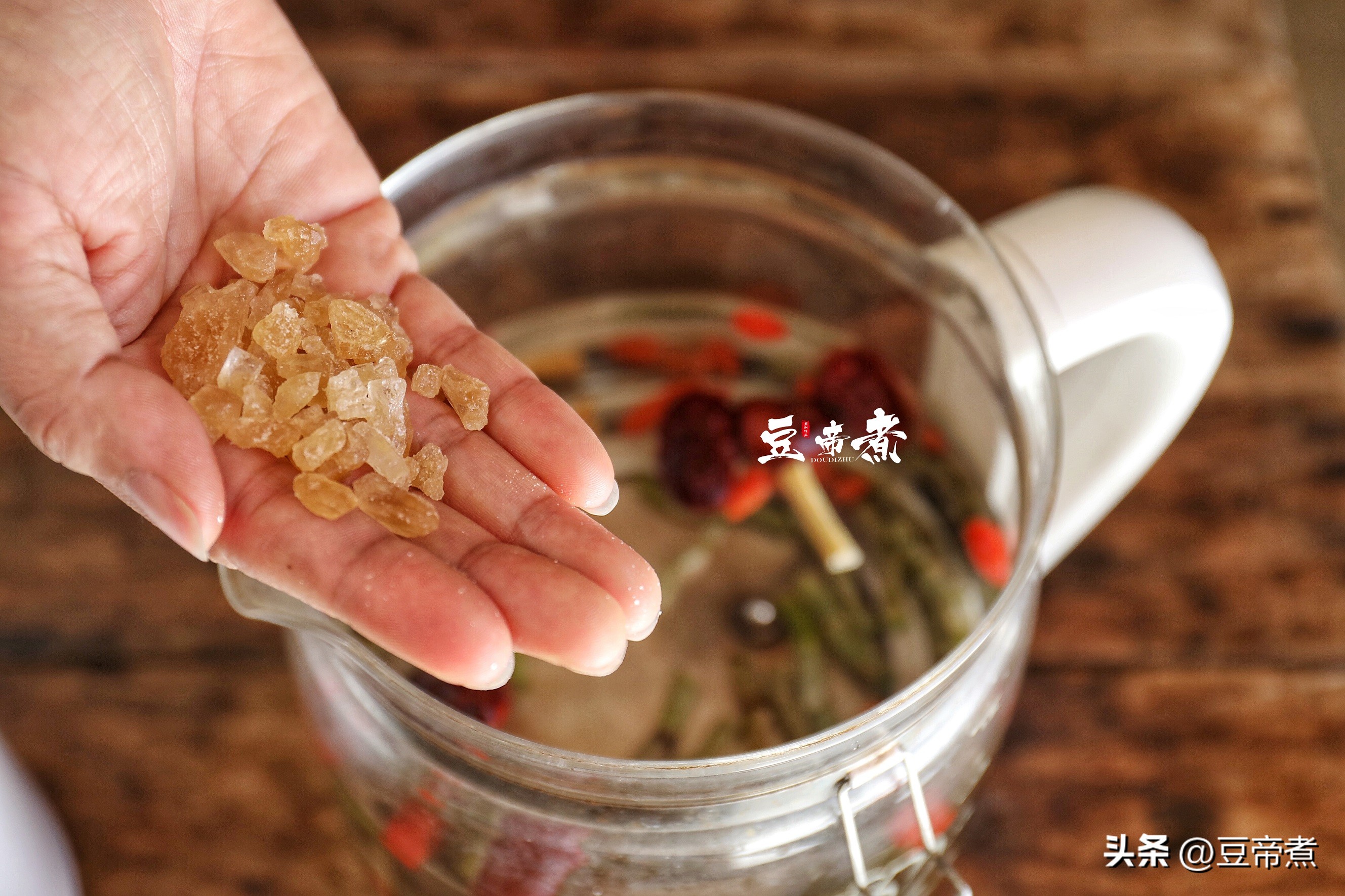 老谚语说:“秋后一碗汤,郎中不开张”,立秋后多喝此四汤调理