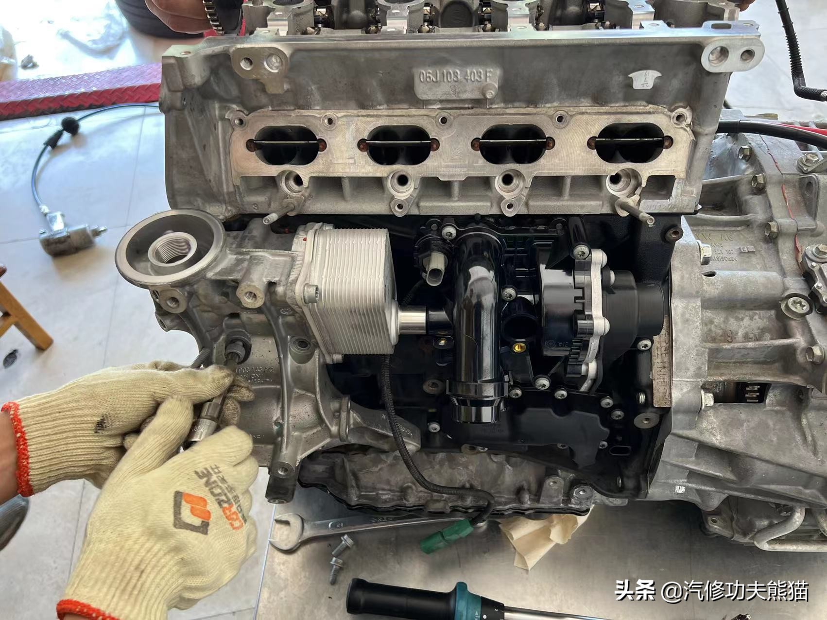 严谨的德国工人钣金修复,严谨的德国师傅修复事故车