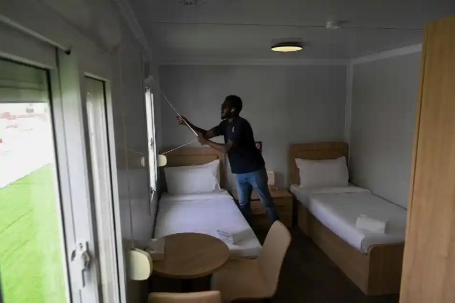 禁酒、禁毒，200英镑住集装箱，去卡塔尔看球，能接受这环境吗？