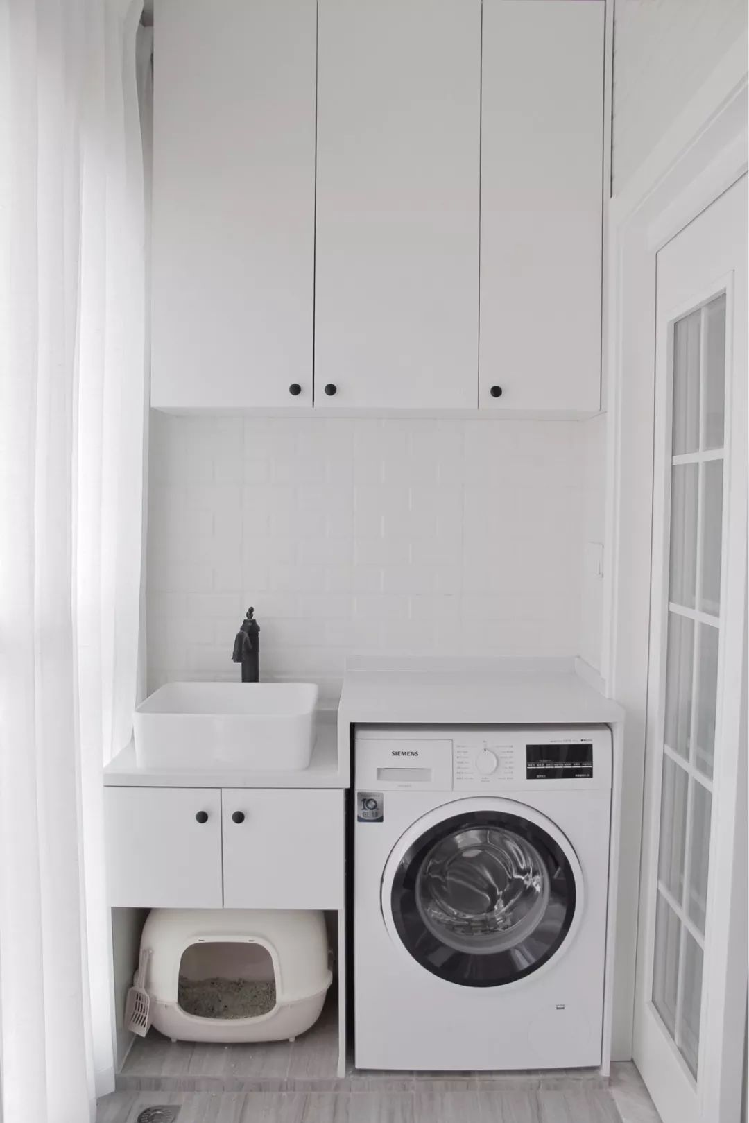 阳台装洗衣柜水电怎样设计,阳台地面有空调管子怎么装洗衣柜