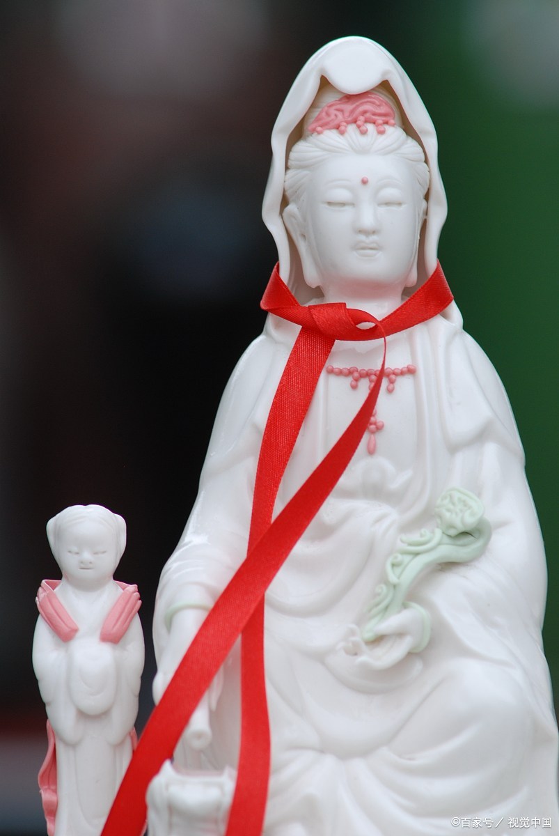 家里的观音菩萨不供了怎么处理,家里有三个观音菩萨能供在一起吗