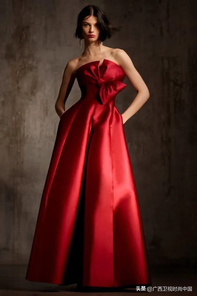 超大纱蝴蝶结怎么搭配,两个小蝴蝶结怎么搭配甜美