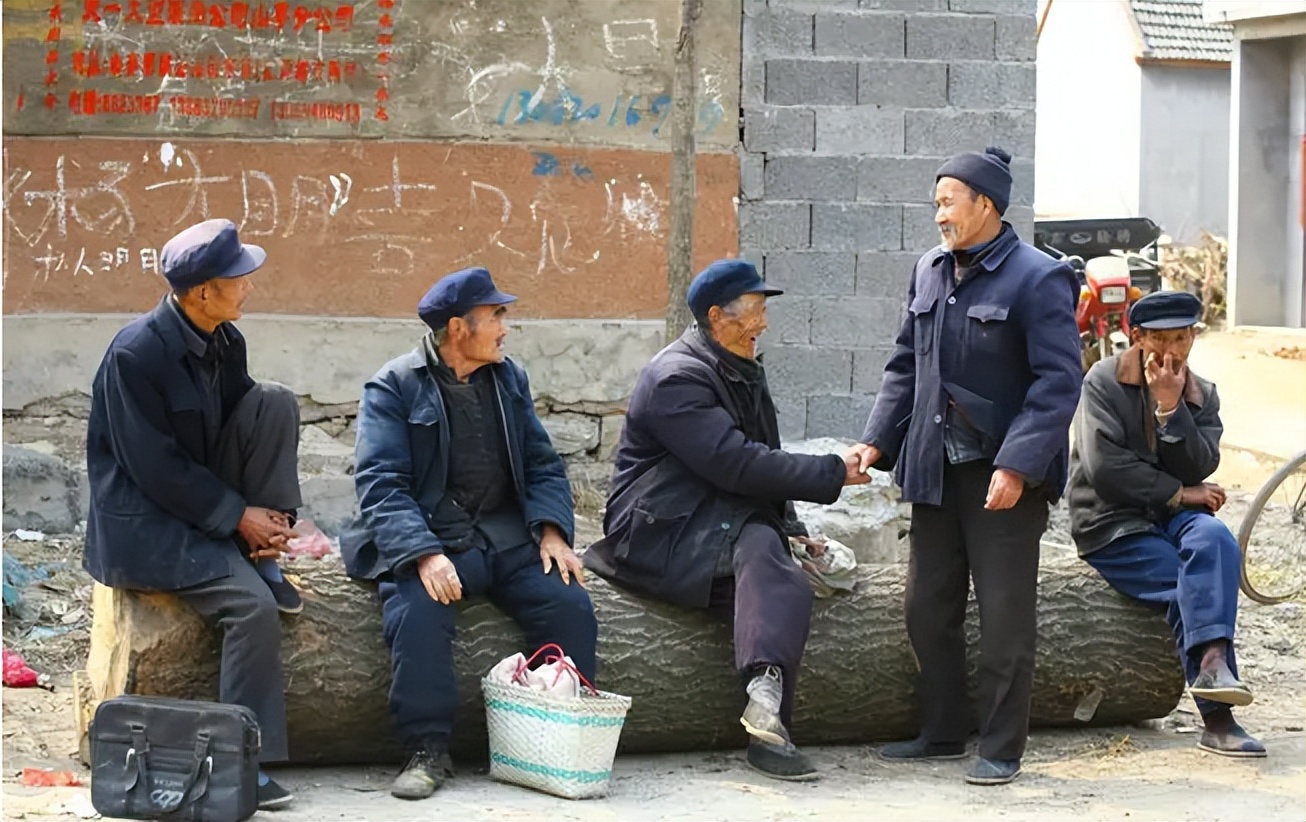 老人长寿对子孙有啥说法,老人受益一生的老话讲解