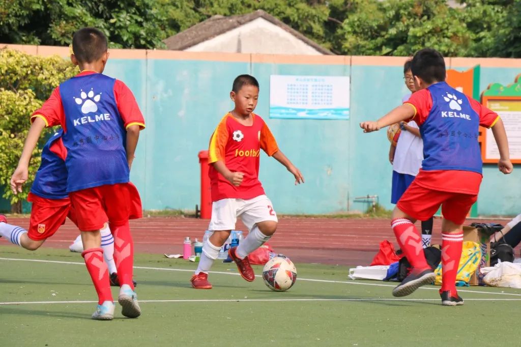 中山市校园足球联赛初中组,中山区第11小学总校直播足球比赛