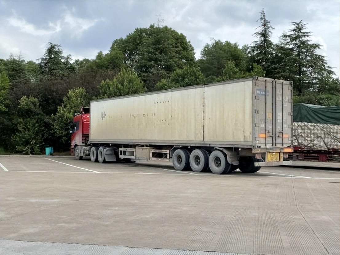 买辆卡车拉货赚钱吗,为啥买高端重卡的人越来越多