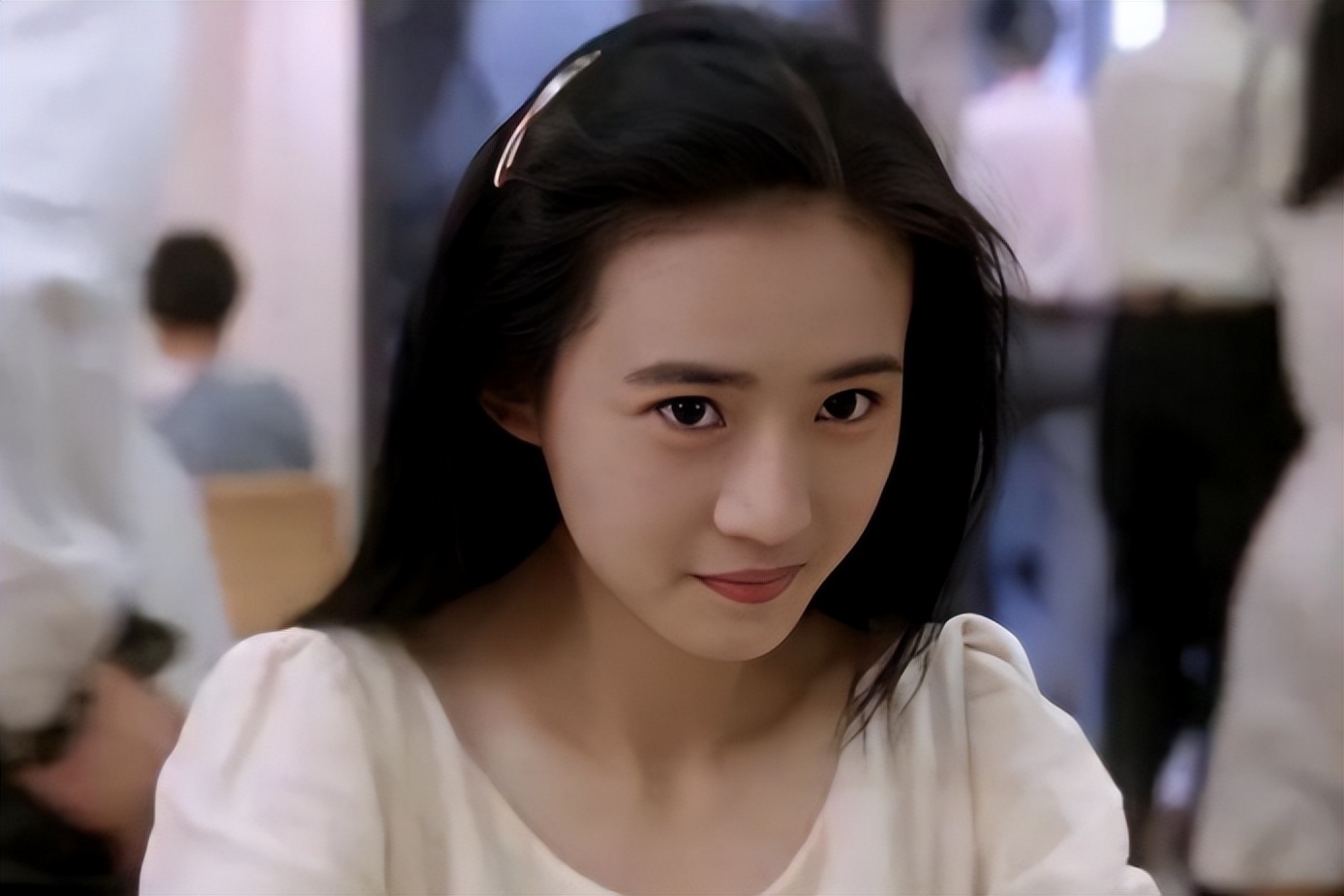 看破红尘剃度出家的10位明星,出家三十年又欠下千万巨款的女星