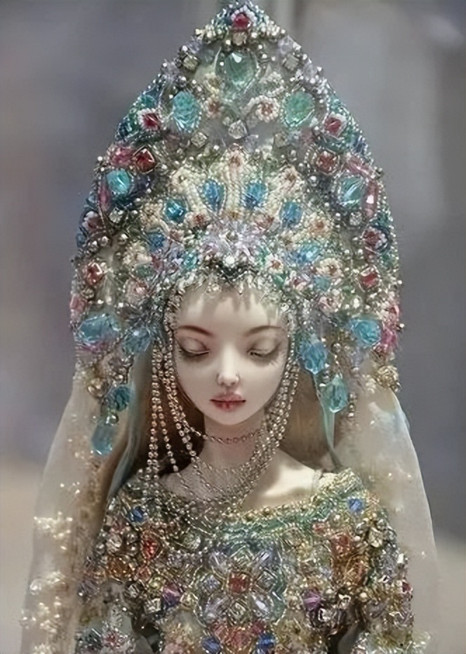 惊呆!李晨花200万为范冰冰定制的新娘娃娃,原来长这样!