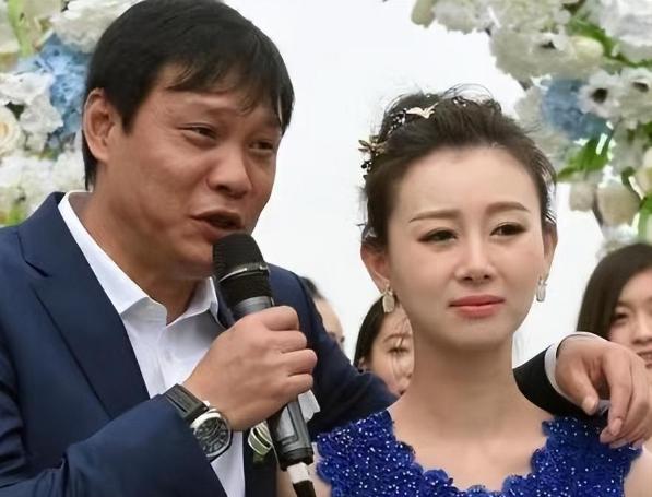 范志毅娶了多少个老婆,范志毅三婚迎娶美妻图片