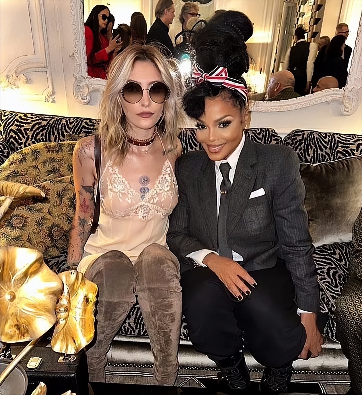 杰克逊妹妹闪耀秀场！兄妹俩真像，杰克逊24岁女儿看不出黑人基因