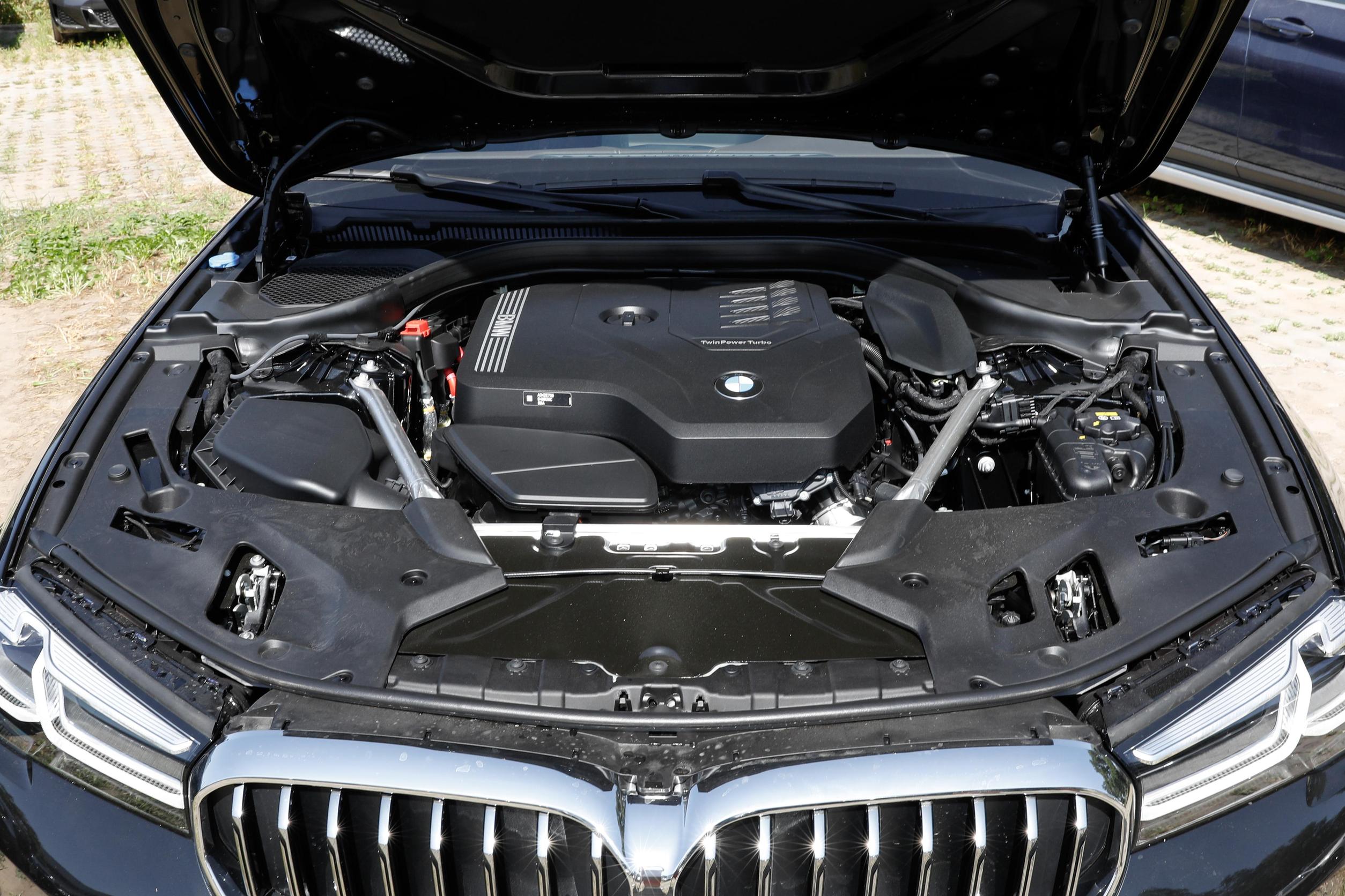 雷克萨斯5系2019,雷克萨斯es200和宝马5系对比