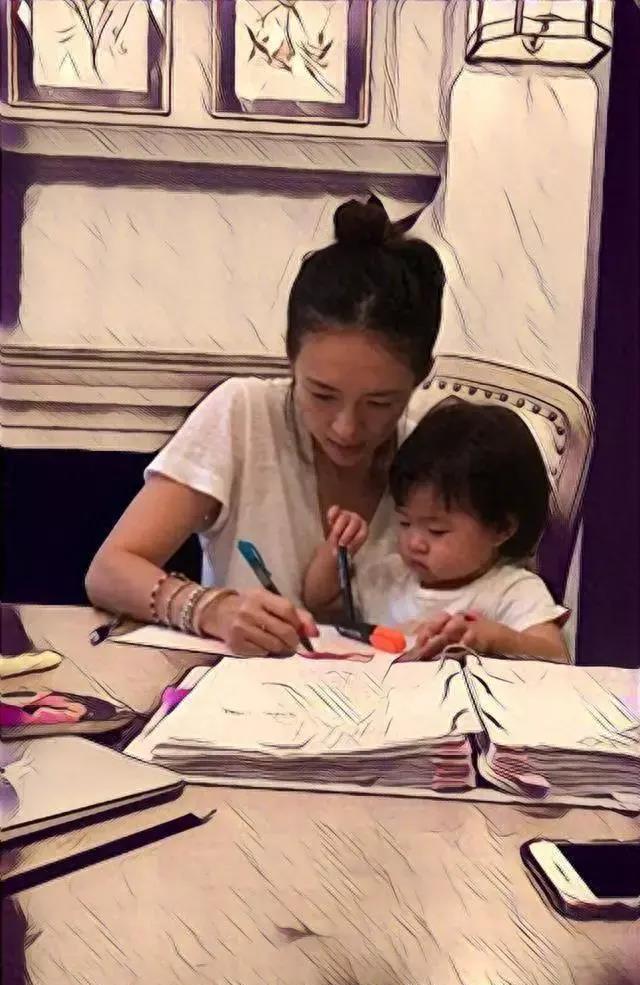 美国走红毯惊艳的女星视频,走红毯惊艳的女星最近视频