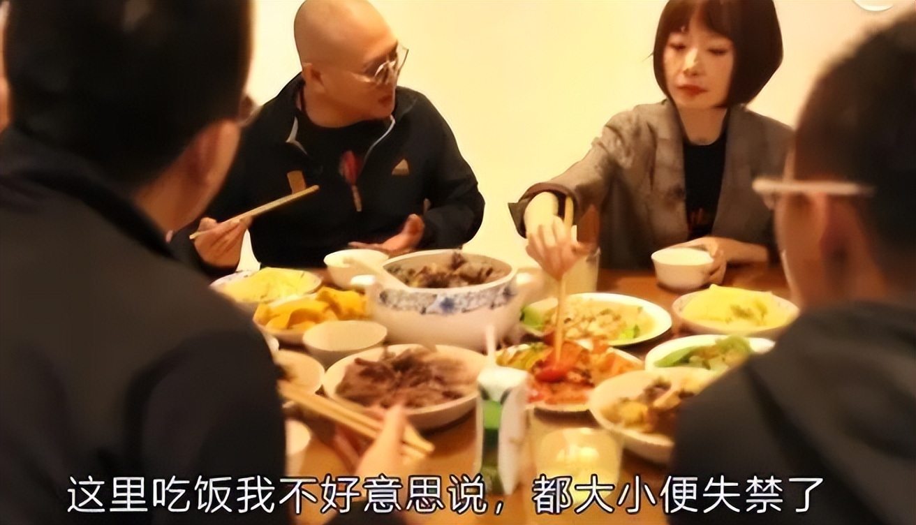 7次断手、全身100多针、大小便*禁失**，这些武打明星让人动容