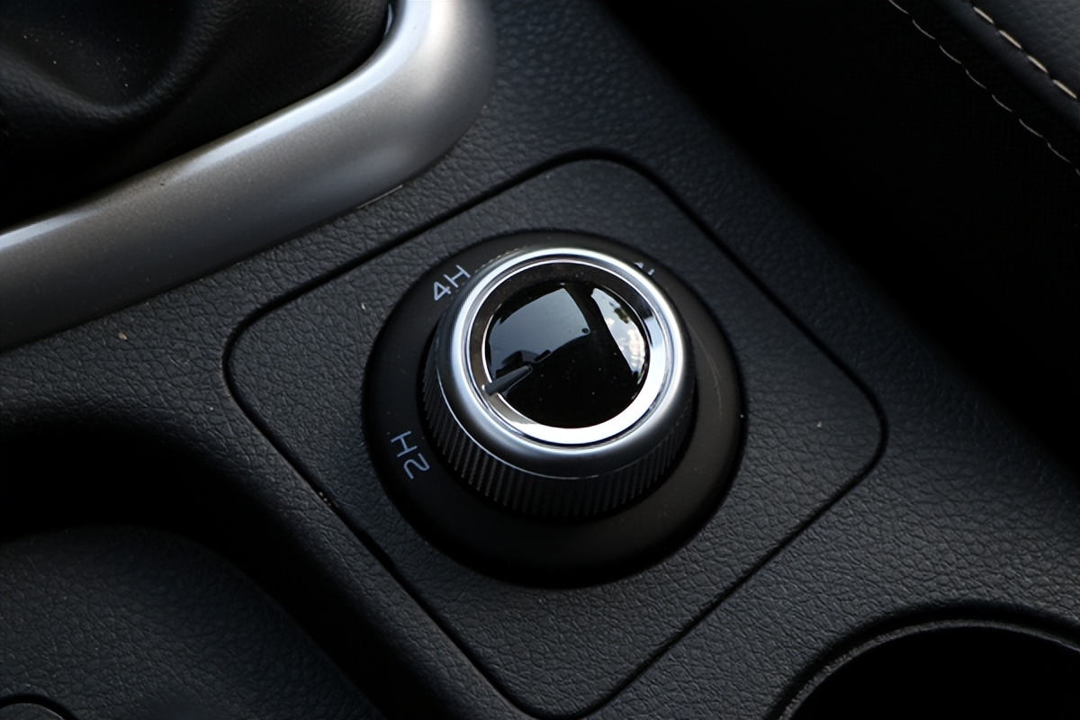 江西五十铃皮卡欢迎到店试车,试驾江西五十铃瑞迈2024款