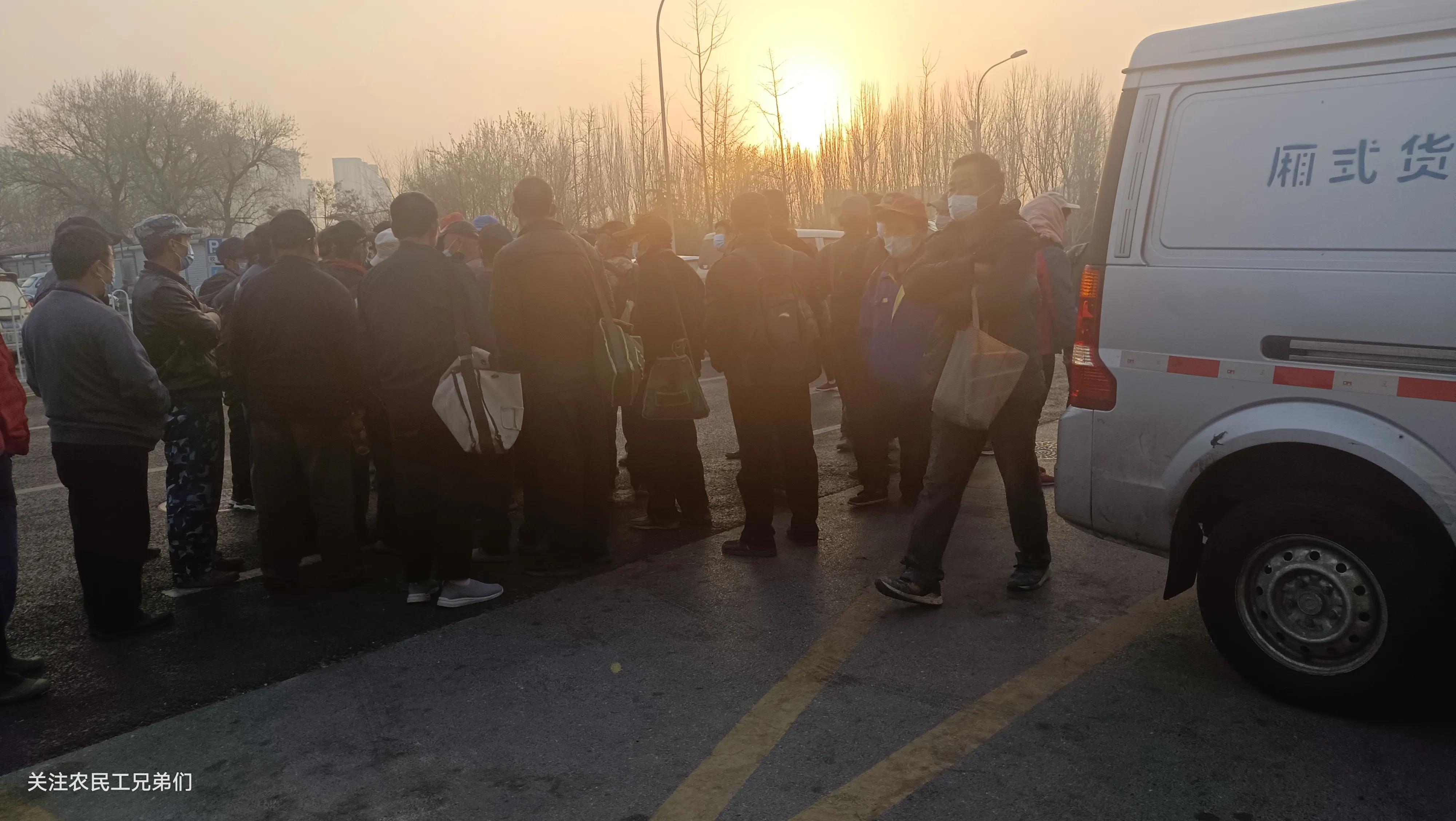 钢结构小工包吃住,搭建钢结构厂房小工多少钱