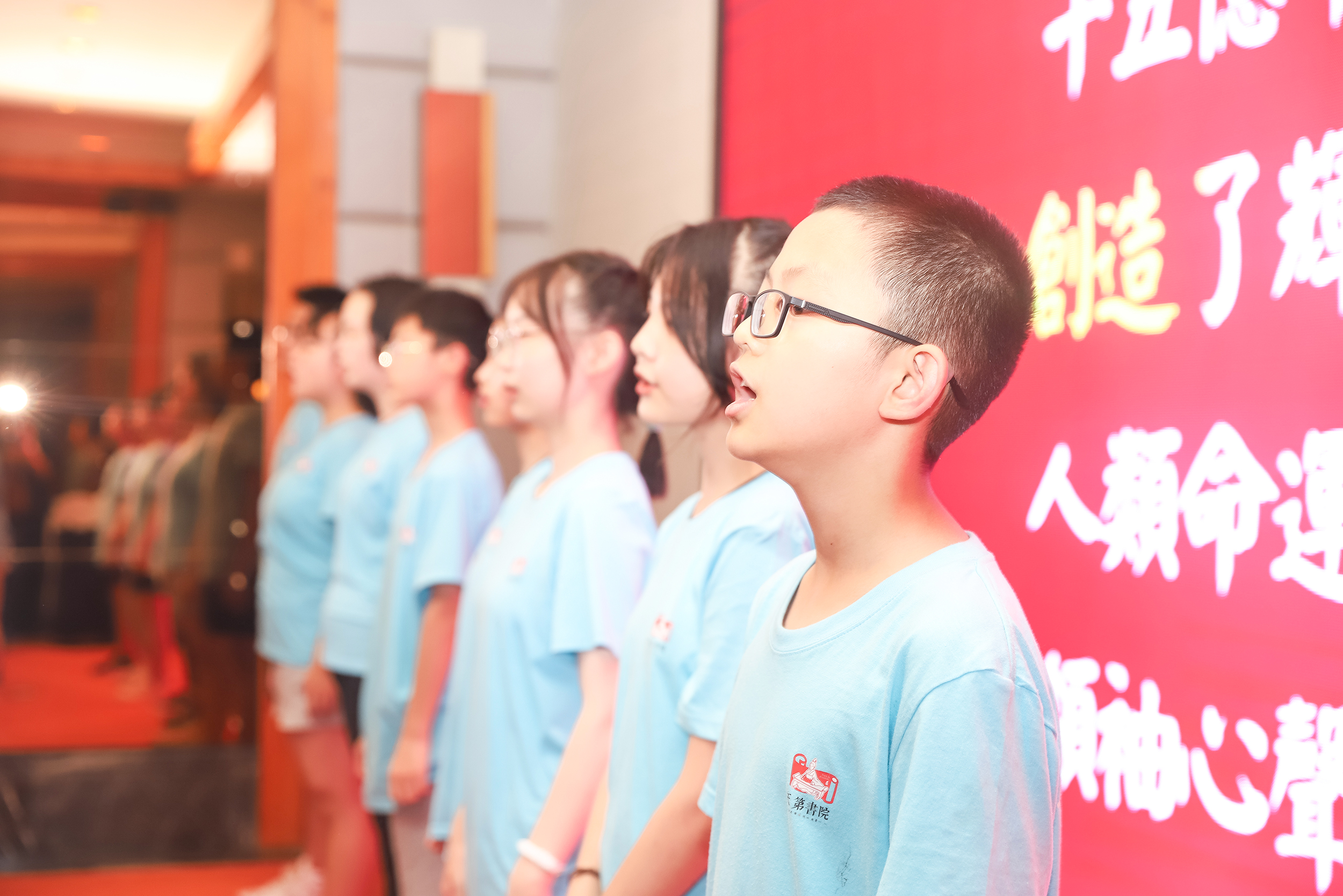 孩子太爱讲话讲不停应该怎么制止,学会这几招让孩子说话好