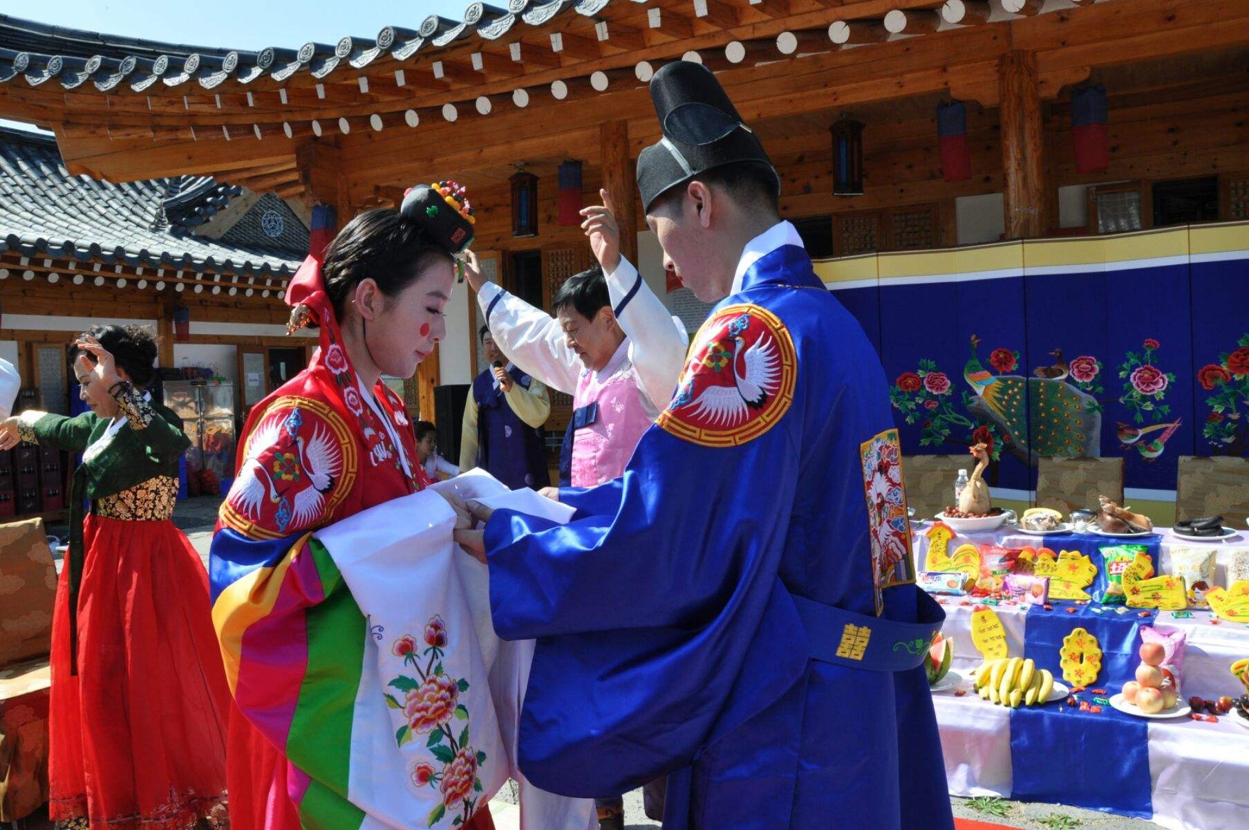 朝鲜人是高丽还是新罗的后裔,朝鲜人是什么民族后裔