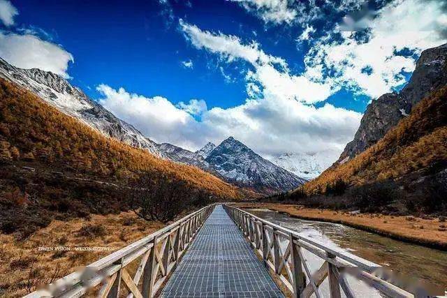 稻城亚丁攻略3-4天消费,稻城亚丁建议自己去还是跟团