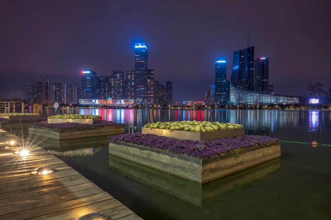 尼康z系列挂机镜头,尼康z24-200和24-120哪个好