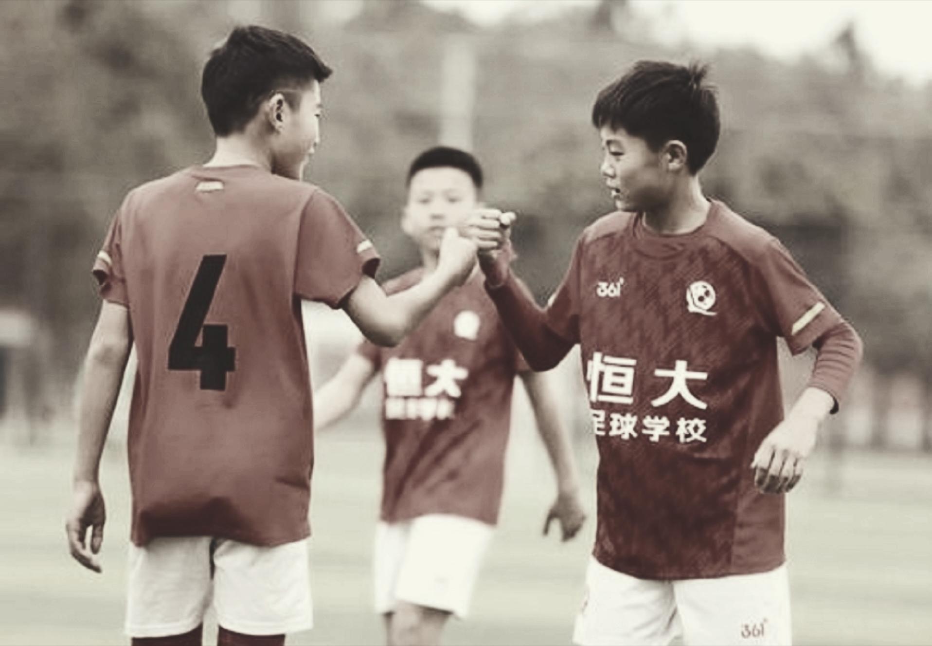 许家印对恒大足球的看法,广州恒大降级中甲联赛的那一刻