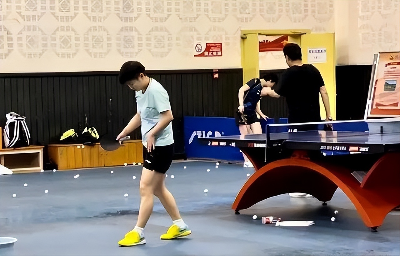 孙颖莎教练邱贻可评价孙颖莎,邱贻可孙颖莎初次见面