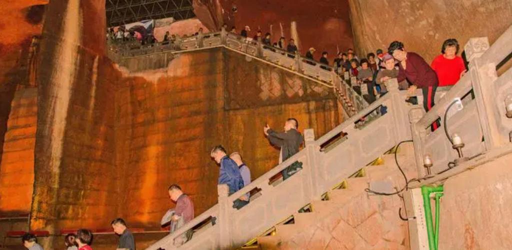 浙江水塘抽干发现宫殿,水潭被村民抽干后惊现千年宫殿