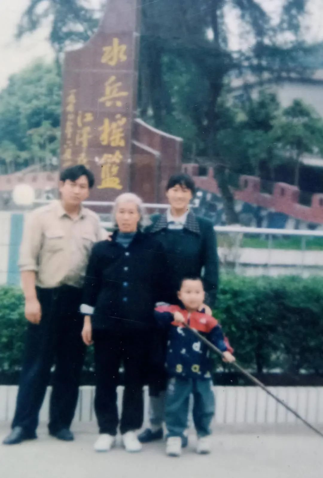 我的父亲赤脚医生作文,我的父亲以前是赤脚医生