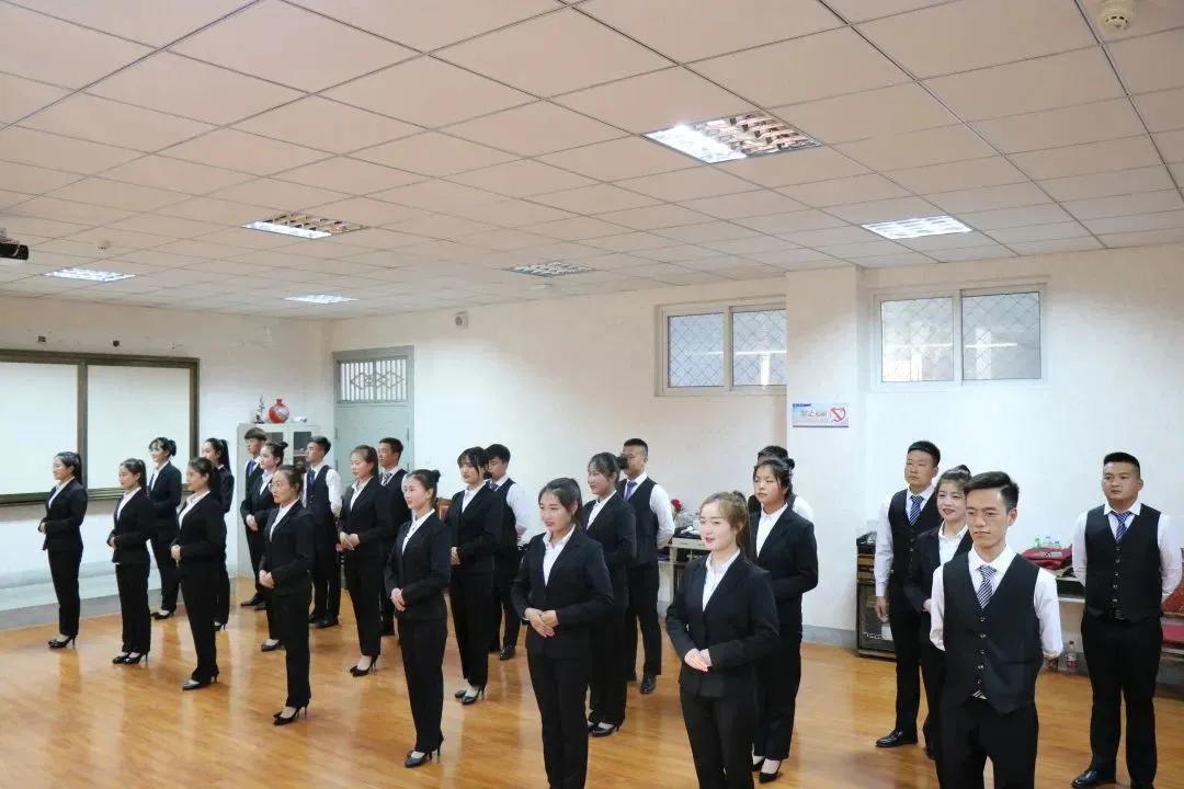 现代服务系|服务区域发展创造美好生活#筑梦青春兰职启航