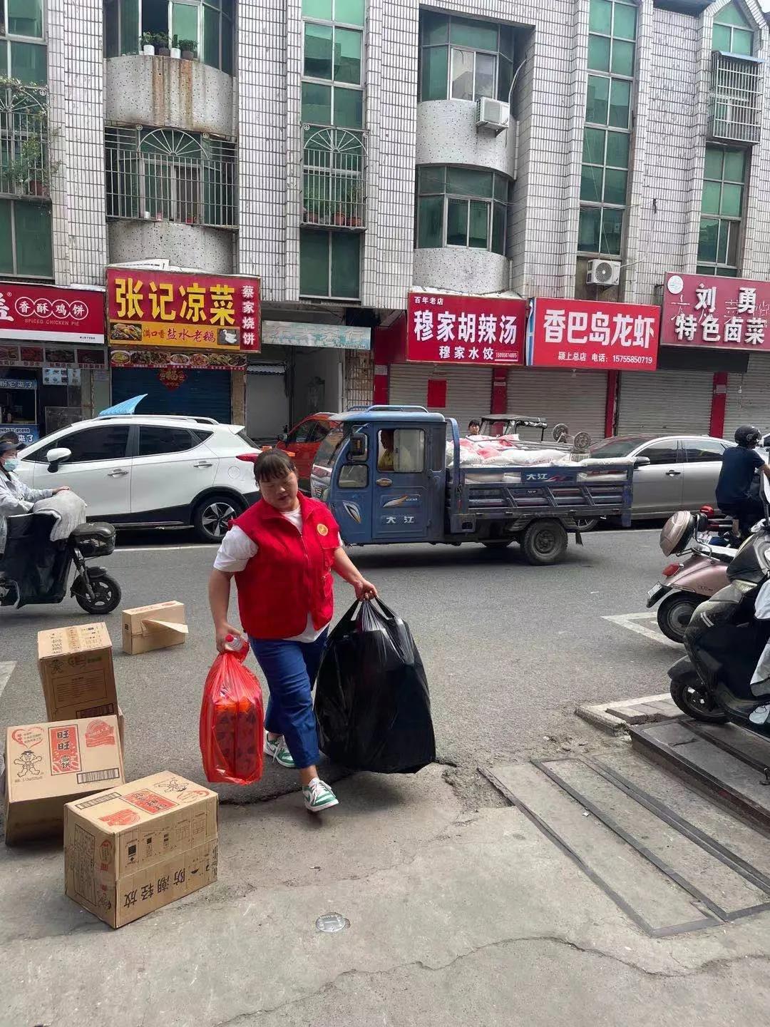 爱心筑梦·情暖童心—颍上公益携上海乐浩举行迎六一主题慰问活动