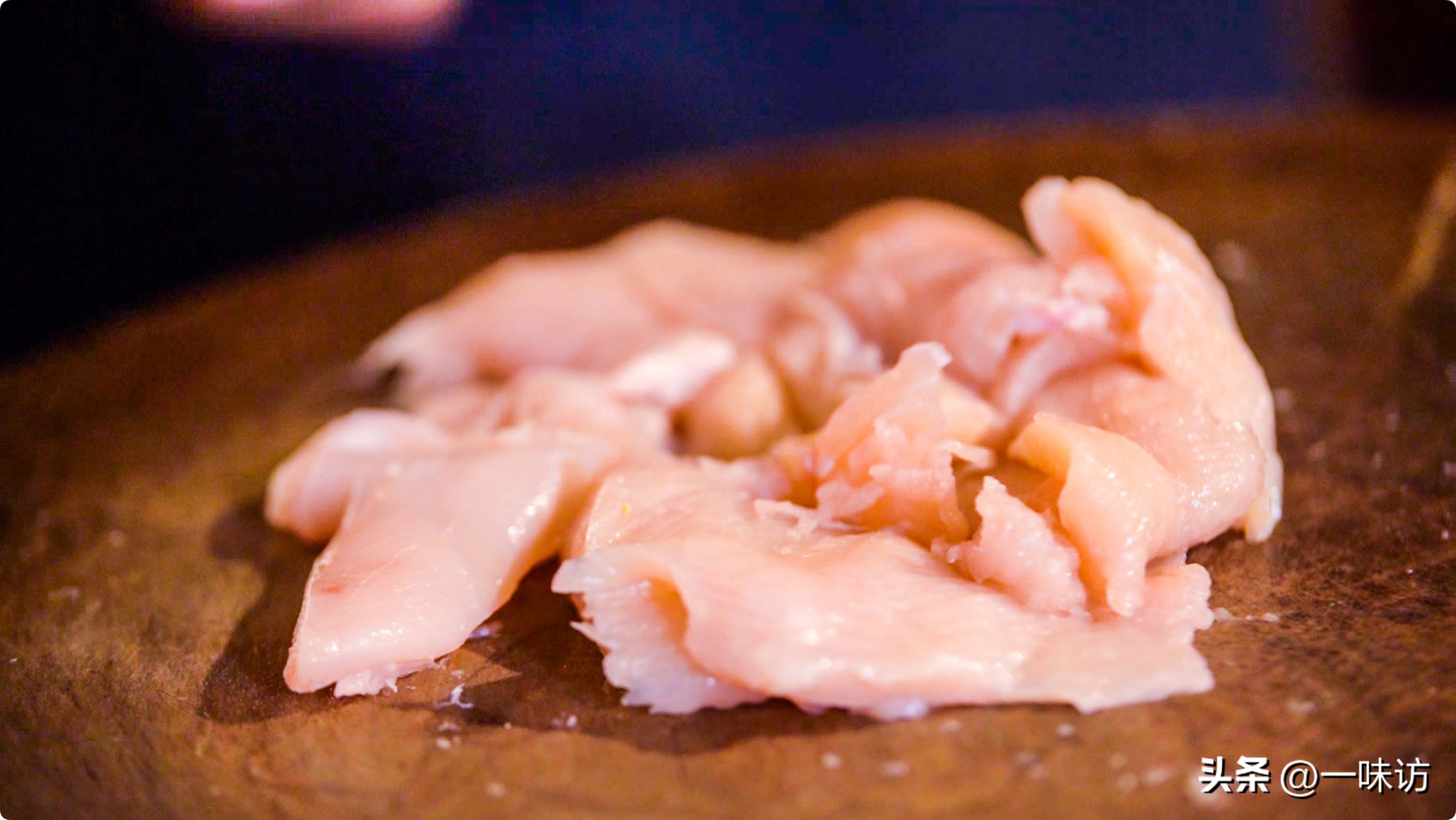 鸡胸肉不要水煮的做法,鸡胸肉需要焯水吗